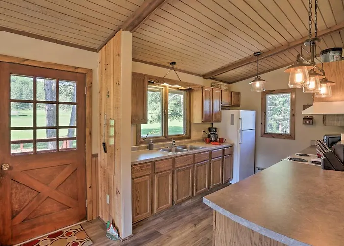 Creekside Rapid City Cabin W/ Deck On 30 Acres!
